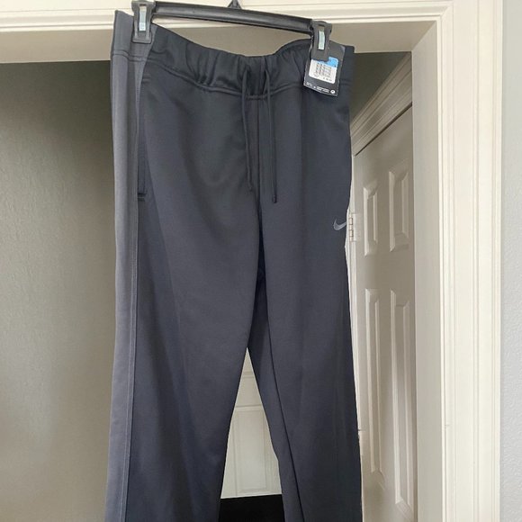 2 Piece Women's NIKE Thermafit Set NEW Size M - Picture 5 of 6